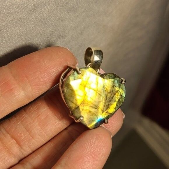 Labradorite Heart Pendant | Sterling Silver Iridescent Gemstone Necklace Charm - Picture 3 of 9